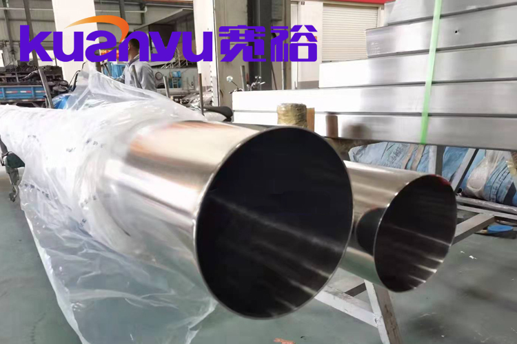 建筑半岛.体育给水管