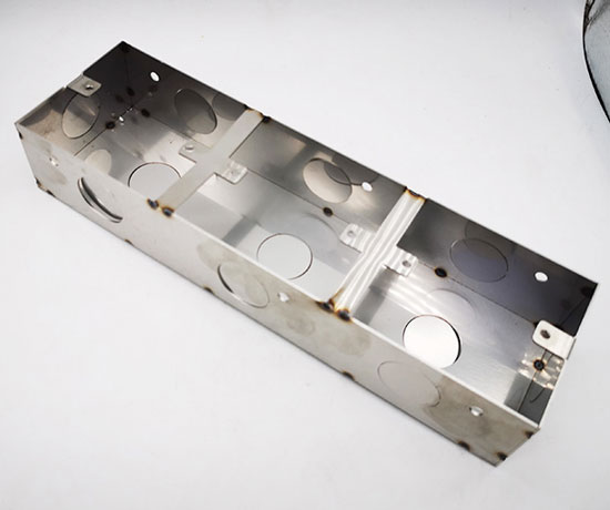 半岛.体育三联明装接线盒配图